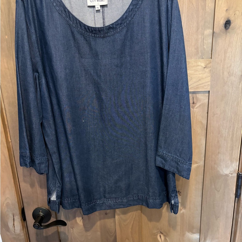 Women's Blue Top